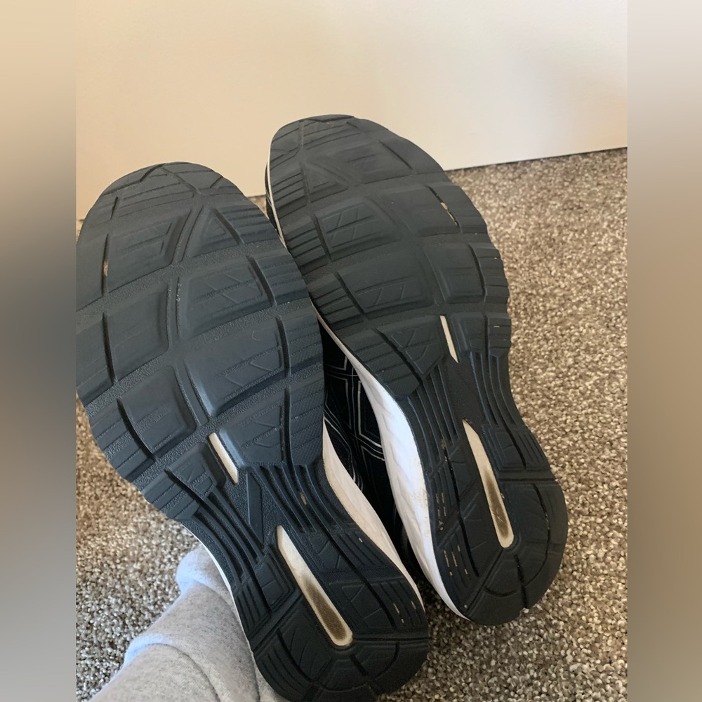 ASICS - Picture 3 of 3